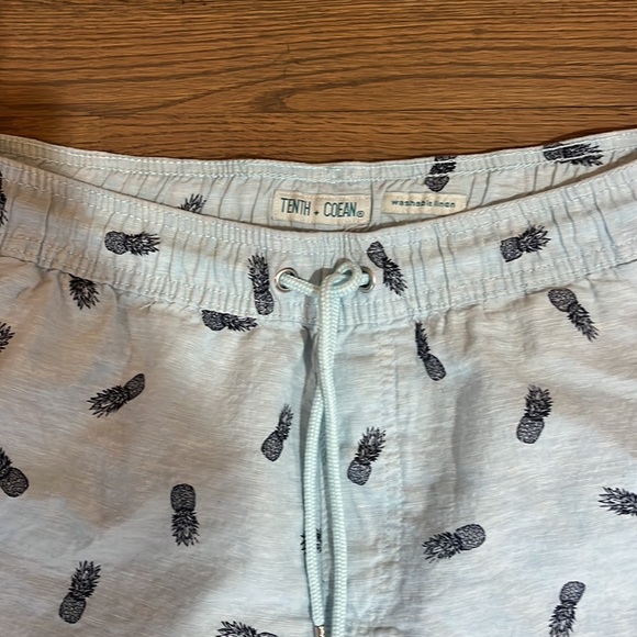 Tenth & ocean mens shorts - Picture 2 of 2